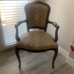 Accent chair 