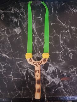 Hand made slingshot / resortera
