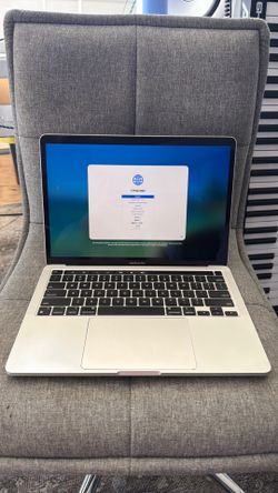 Apple MacBook Pro 2022 13” 512GB storage Silver w/ charging box and cable