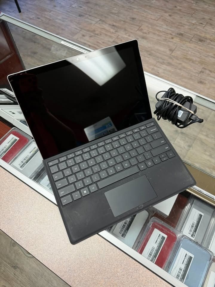 Microsoft Surface Pro 5 i5 8250u - VV