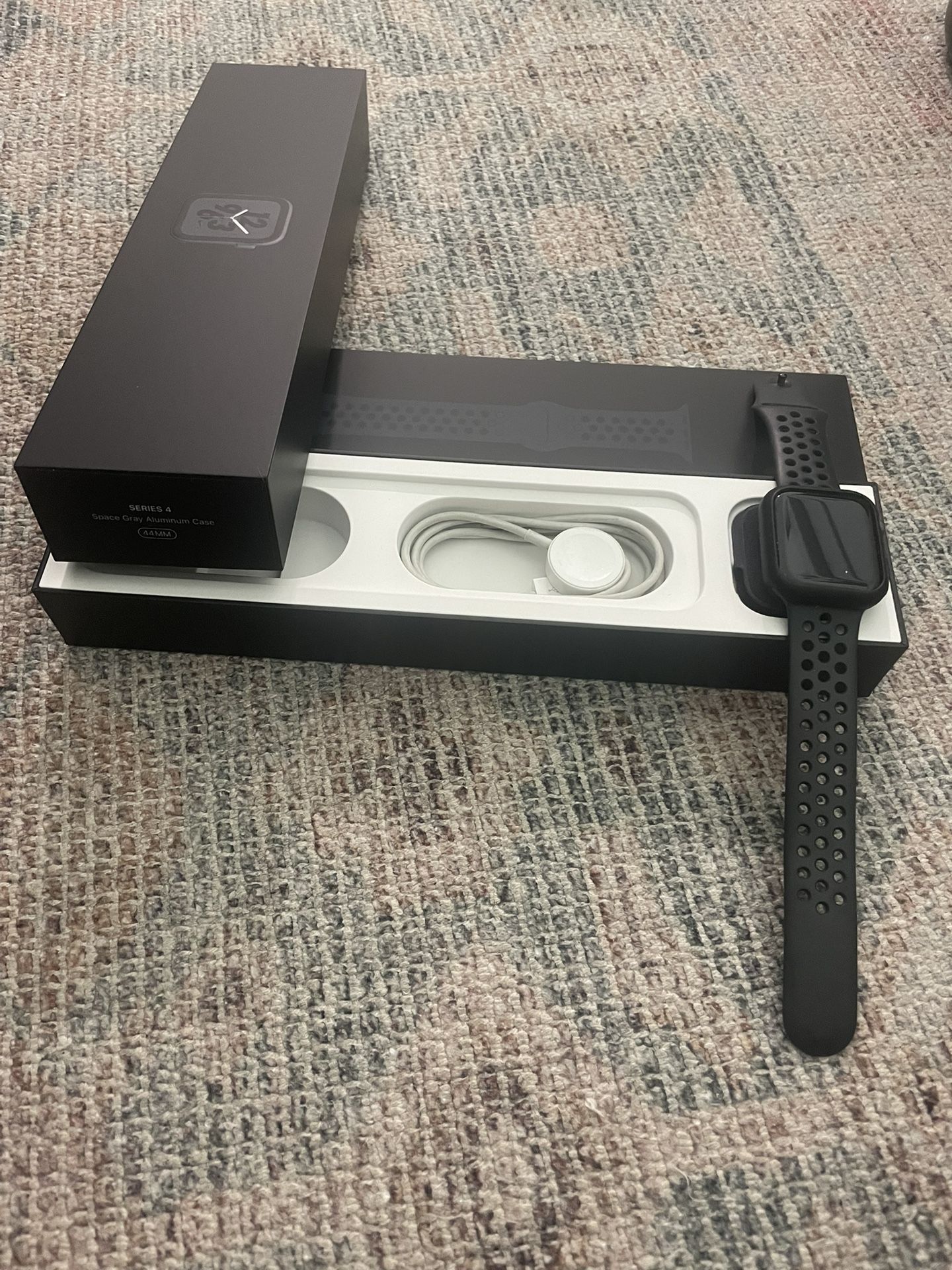 Apple Watch - Nike Sport Series 4