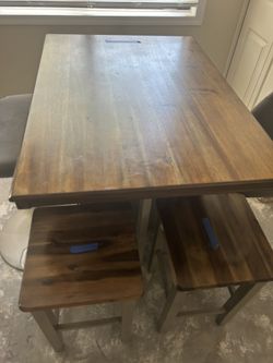 Dining room Table