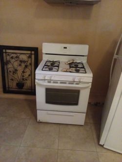Freestanding Frigidaire gas range 30 in