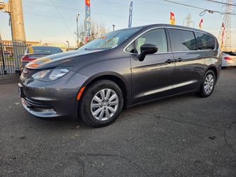 2020 Chrysler Voyager