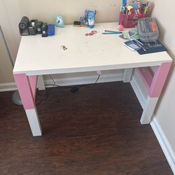 Girl’s Adjustable Desk