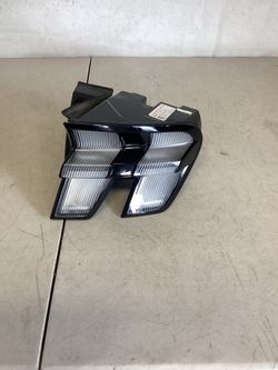 2021-2022-2023 FORD MUSTANG MACH E RIGHT LEDR TAIL LIGHT USED OEM