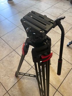 Studio tripod