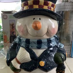 Snowman cookie jar