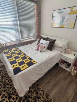 White Furnitur Set