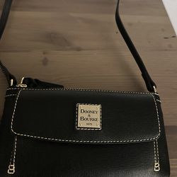 Dooney &Bourke
