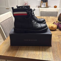 Tommy Hilfigher Boots 