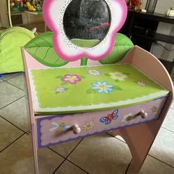 little girls vanity 