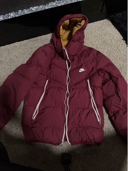 Nike maroon puffer