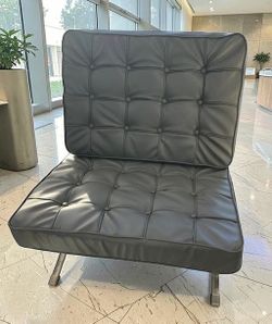 Executive Leather Lounge Chair
