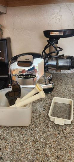 Omega fruit and vegi  juicer