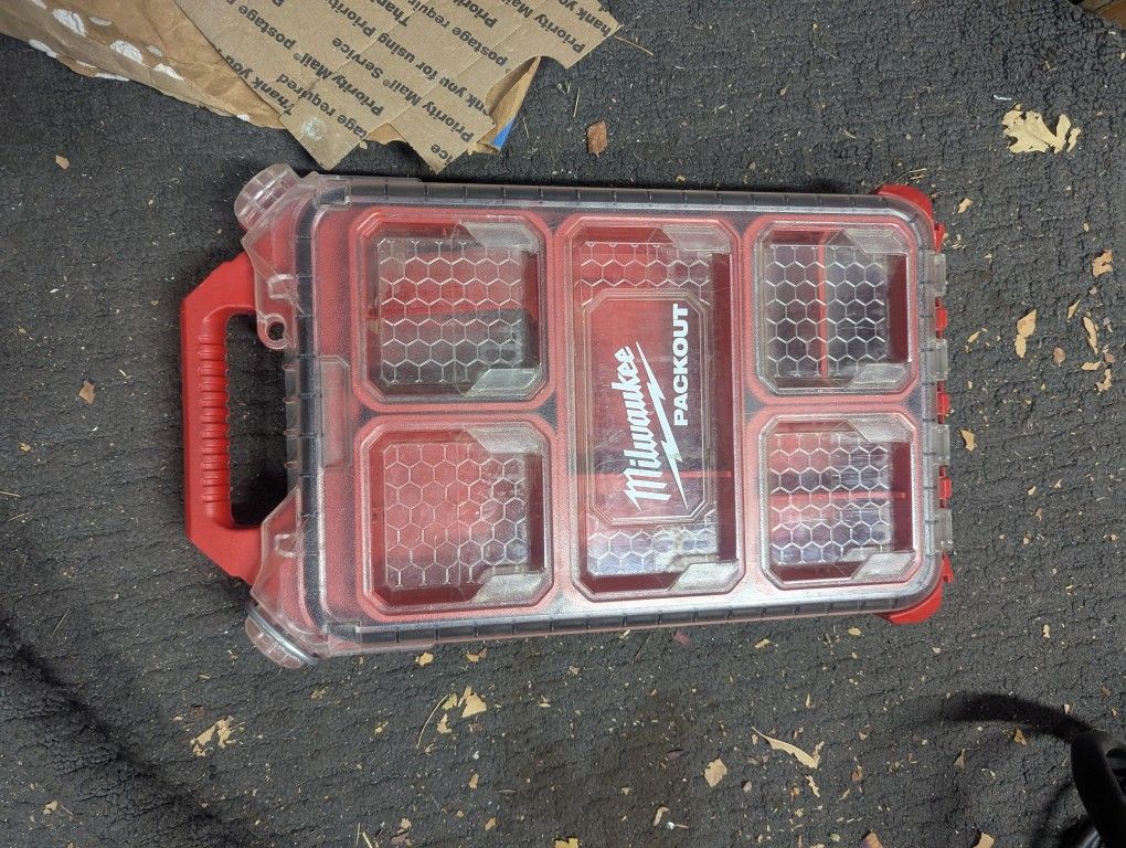 Milwaukee PACKOUT Storage Organizer Impact-Resistant Poly 5 compartments 