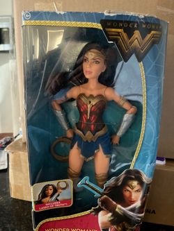 Wonder Woman with lasso battle ready