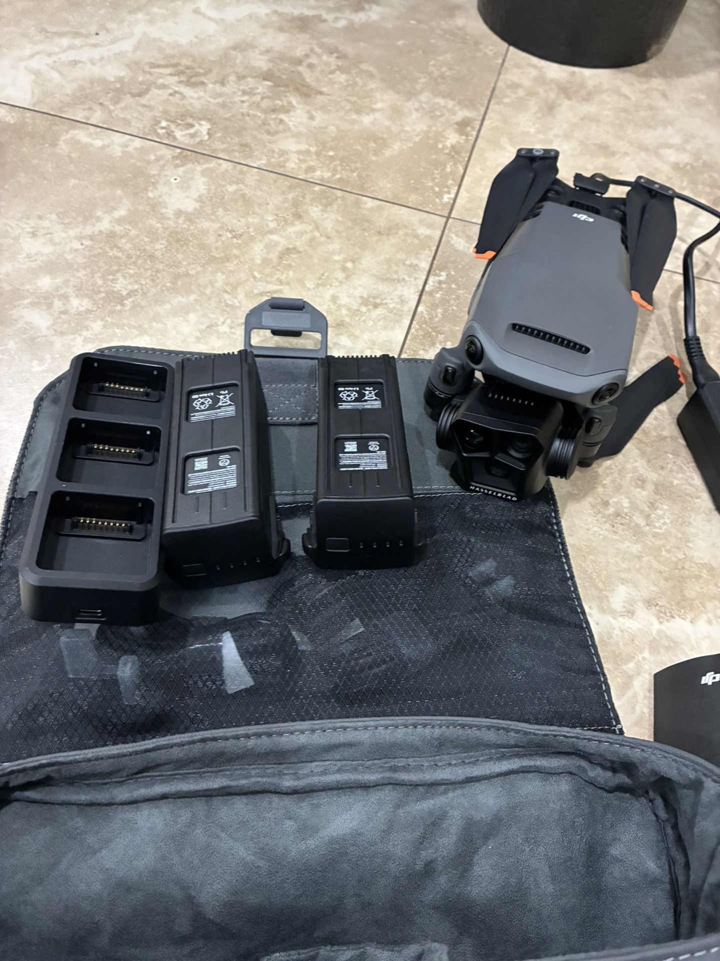 DJI Mavic 3 Pro Cine Premium Combo (DJI RC Pro)