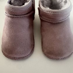 Classic mini UGG