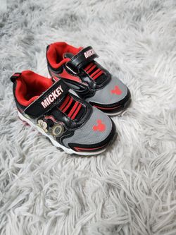 Girl choes size 6 toddler