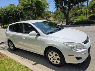 Very Clean 2011 Hyundai Touring GLS ..Must See ~ Excellent Conditions