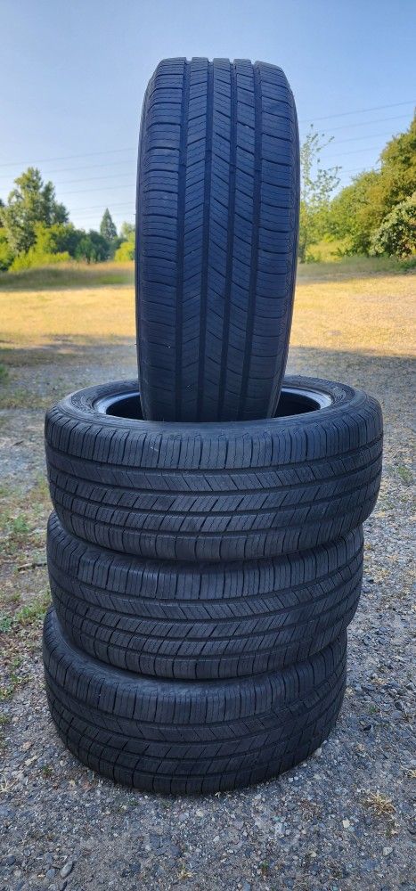 205/55R16 Michelin Defender