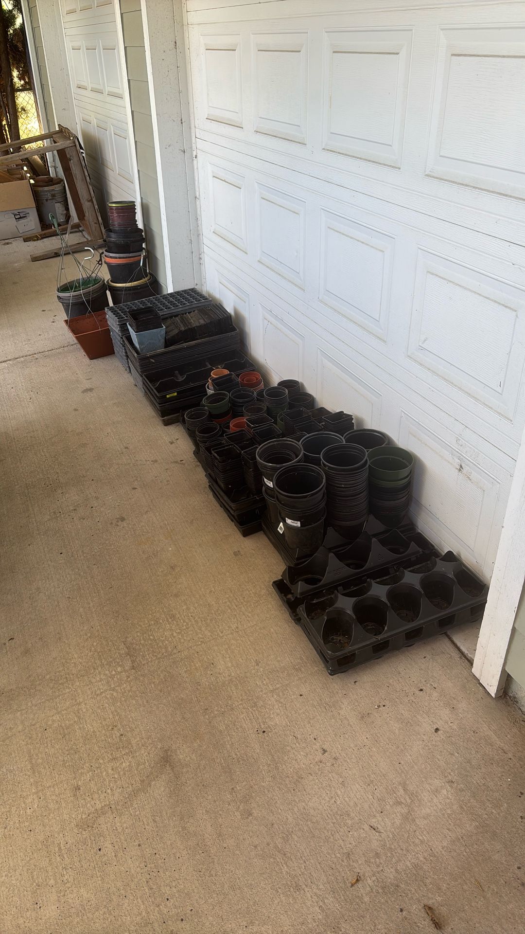 Free Plant Containers/Pots