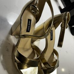 Nine West woman’s Willie heeled Shoes gold Sandals Dress size 9