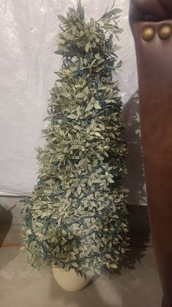 Faux Tree Faux Greenery KIRKLANDS looks NEW!