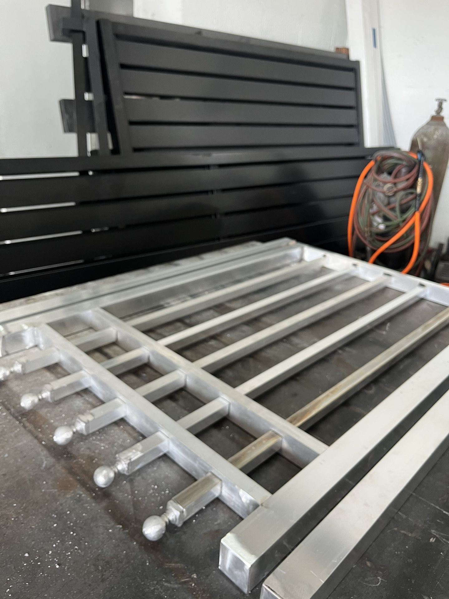Small Gate Aluminum