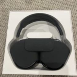 Apple AirPods Max With Case