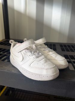 Nikes kids shoes 10c