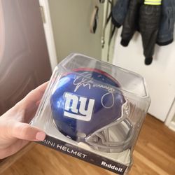 Eli manning New York Giants autographed mini helmet 
