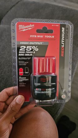 Milkwaukee m12 cp2.5 battery BRAND NEW