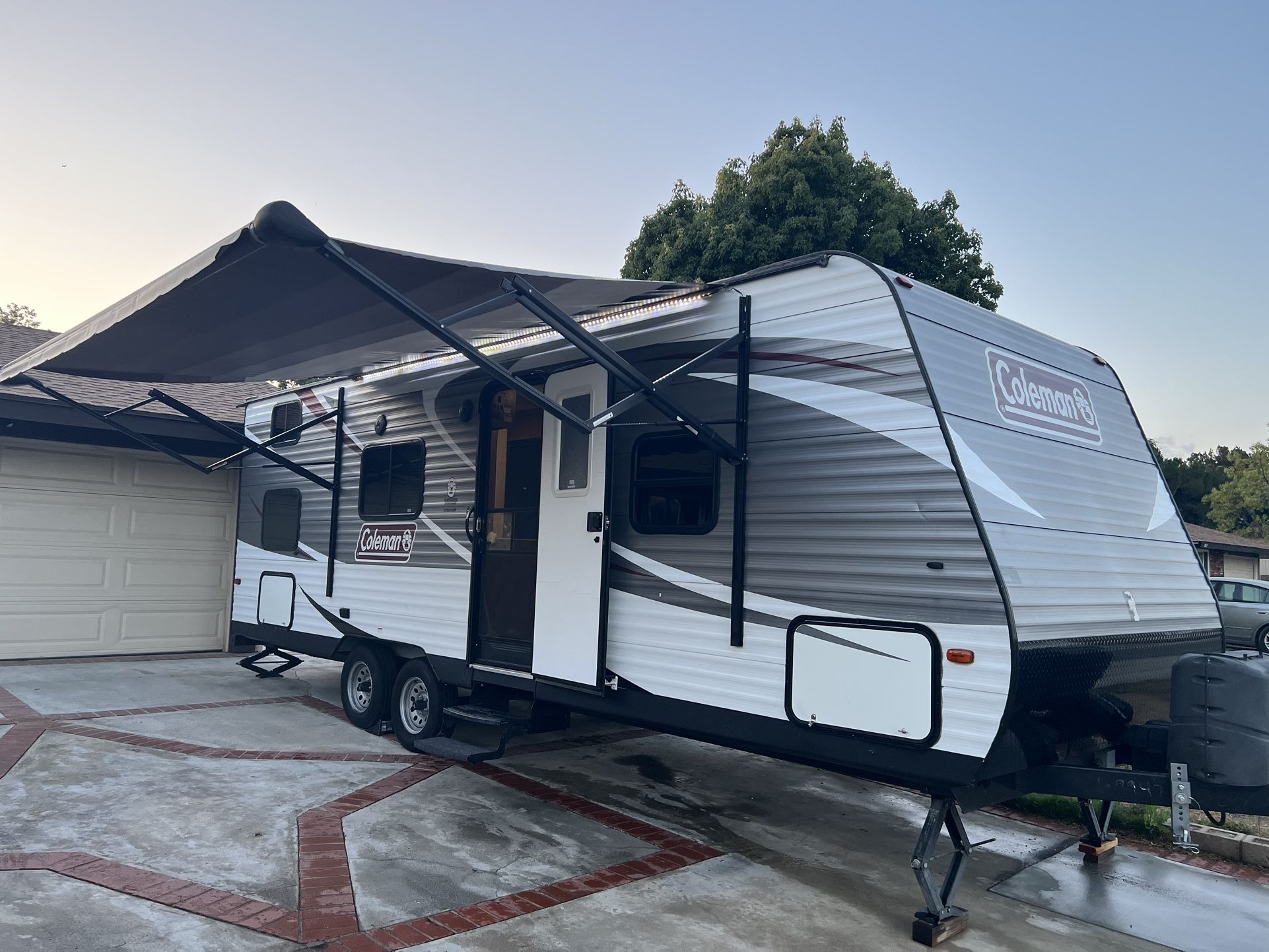 2017 Coleman Lantern 274BH
