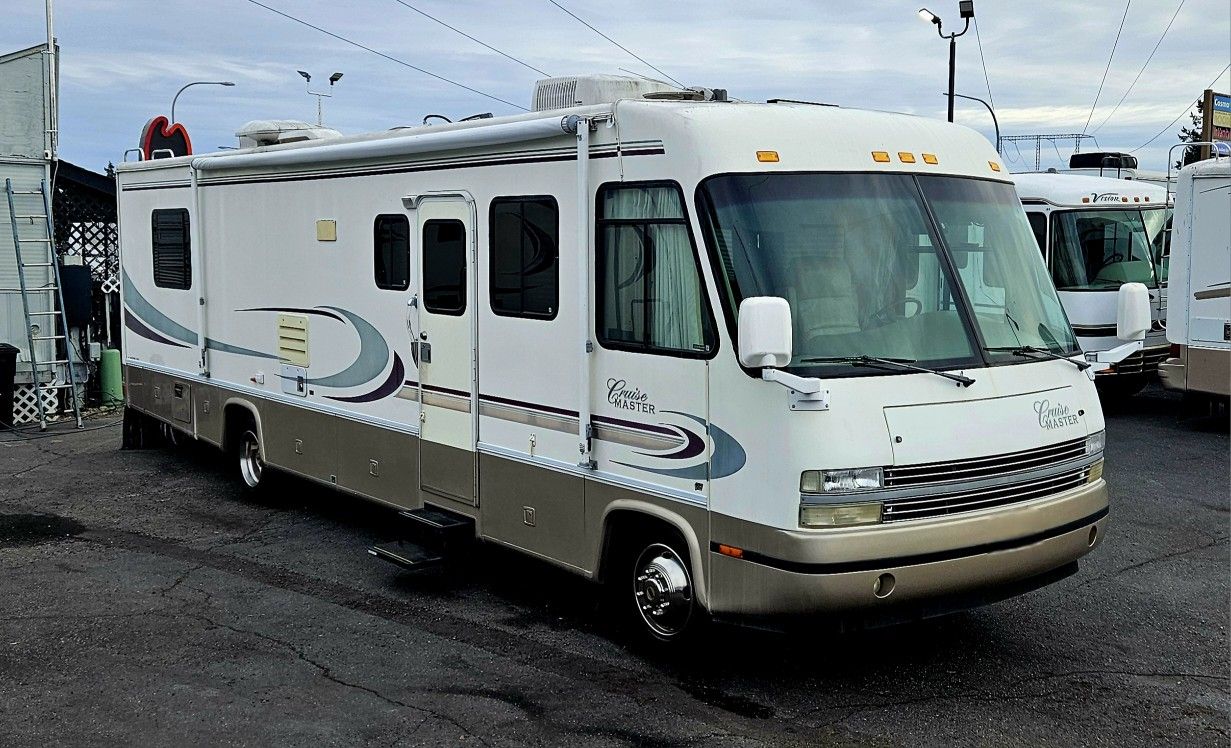 1999 Georgie Boy Cruisemaster 3515