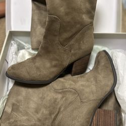 Boots Size 8 