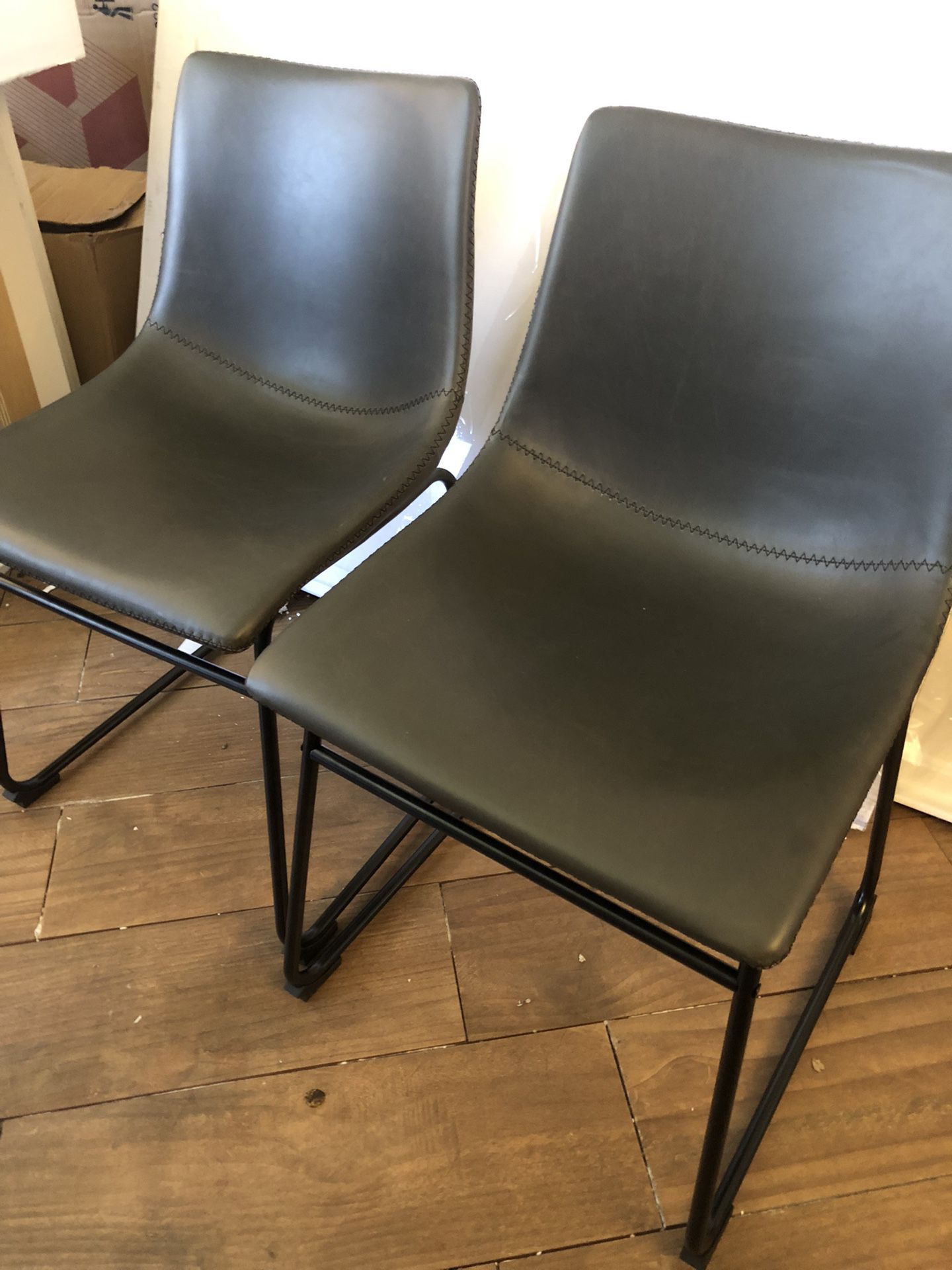 Dining Chair (Set of 2) Faux leather foam padding Brand new just assembled Retail $300+