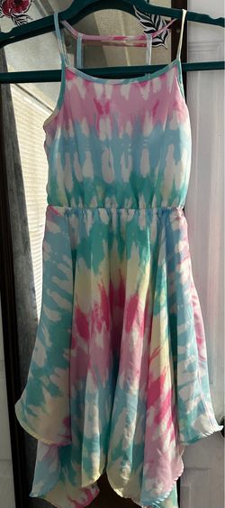 Light used and Like new dress for girls size 7-8 yrs old . pick up near Tully and Monterey Rd SJ CA 95112 or near Santa Teresa HS SJ CA 95123.