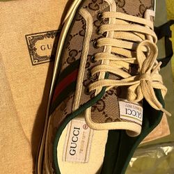 Woman’s Gucci Sneakers 