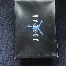 Jordan 11 Legend Blues