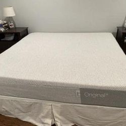Casper Original Hybrid King Mattress - Like New 