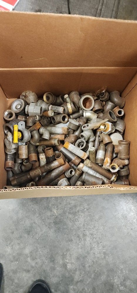 70# Of Misc Galvanized Pipe Fittings