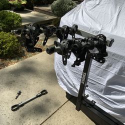 Thule 964, 4 Bike Rack with 2” Hitch Receiver. Thule 982XT Frame Adapter And Hitch Lock Included. Like New, Fully Functional. 