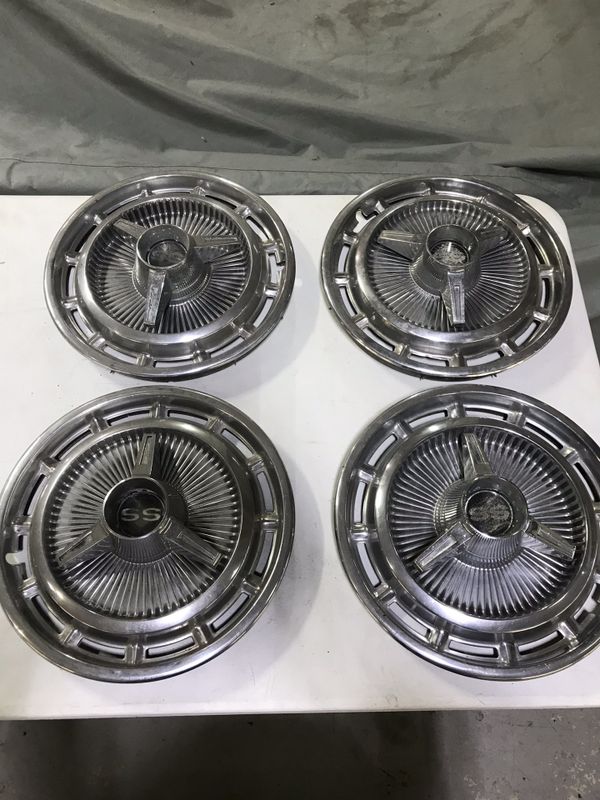 1965 CHEVROLET IMPALA SS HUBCAPS 65 for Sale in Hialeah, FL OfferUp