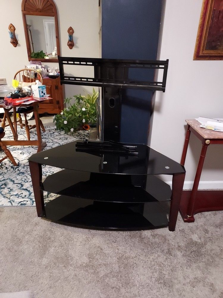 44 INCH BLACK 3 TIER STORAGE SHELVES TEMPERED GLASS TV STAND $75.00