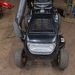 For Sale: MTD Lawn Tractor 13HP with 38" Deck with Bagger $650