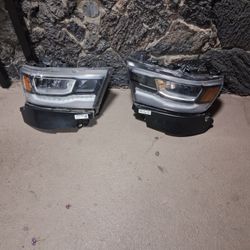 2018 / 2024 Dodge Ram 1500 Headlight 