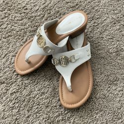 Tommy Hilfigher Bennia Faux Leather  Sandal Size 6 white