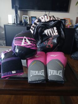 Boxing gloves
